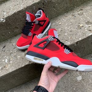 Jordan 4 retro toro bravo